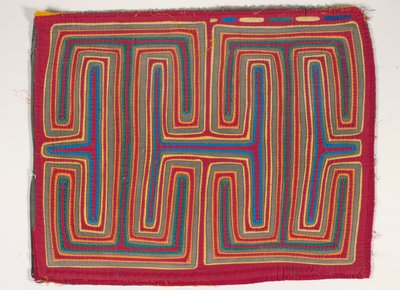 衬衫镶片（mola），c.1950（贴花棉） 作者 库纳印第安文化