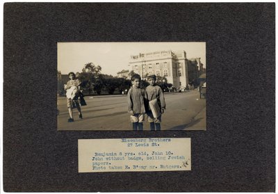 艾森伯格兄弟，纽约市刘易斯街27号，c.1910-13 作者 刘易斯·威克斯·海恩