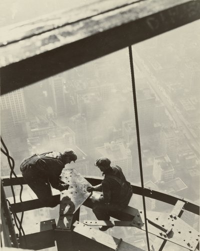 纽约帝国大厦，1931年 作者 刘易斯·威克斯·海恩