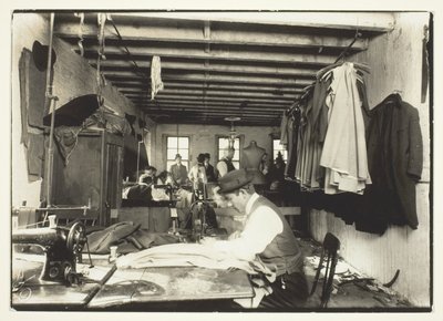 旧时服装店，纽约市 作者 刘易斯·威克斯·海恩