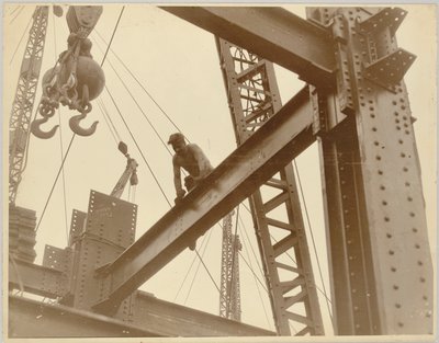 帝国大厦的工人，约1930年 作者 刘易斯·威克斯·海恩