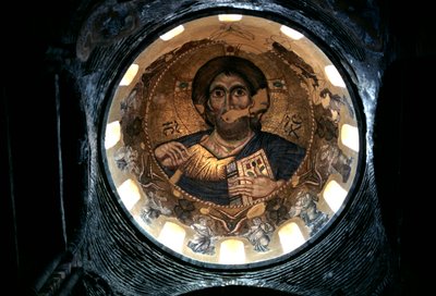 希腊伊庇鲁斯阿尔塔Panagia Parigoritissa教堂的内部圆顶，基督Pantocrator。 作者 未知未知