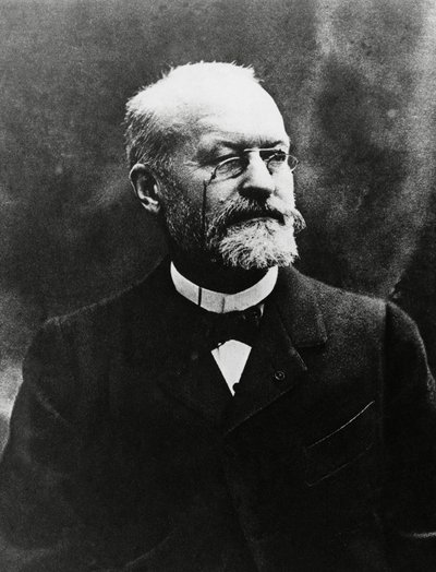 查尔斯-路易斯-阿尔方斯-拉维兰（1845-1922）的肖像，法国医学细菌学家，1907年诺贝尔医学奖，图片由尤金-皮鲁（1841-1909）拍摄。 作者 未知未知