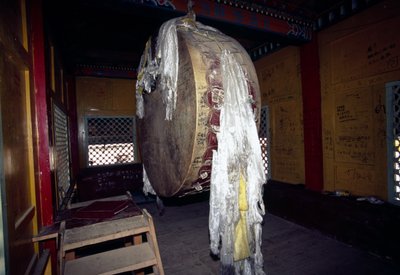 中国云南香格里拉甘丹松赞林寺的转经筒，又称中甸或嘉塘 作者 未知未知