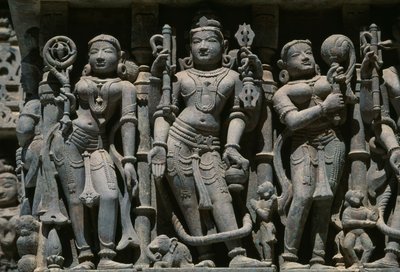 描绘男性和女性人物、Adishvara 寺庙、Vimalavasi Tuk、印度古吉拉特邦帕利塔纳 Shatrunjaya 山上的寺庙建筑群的浮雕 作者 未知未知