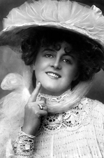 玛丽·斯图霍尔姆（Marie Studholme）1875-1930，英国女演员，1900年代。 作者 丽兹·卡斯沃尔·史密斯