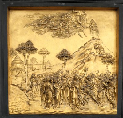 摩西接受律法书，浮雕，洗礼堂天堂之门，2015 年（照片） 作者 洛伦佐·吉贝蒂（Lorenzo Ghiberti）