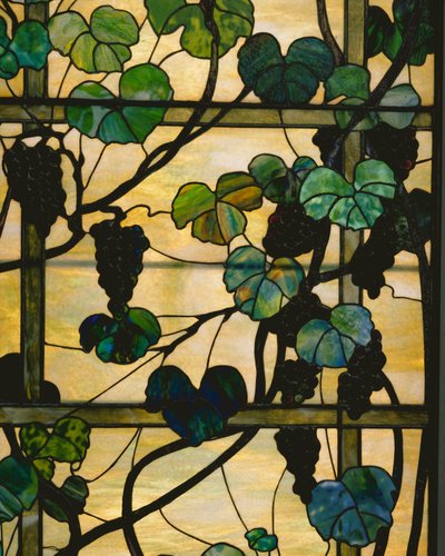Grapevine Panel，c.1902-15（含铅玻璃） 作者 路易斯·康福特·蒂芙尼