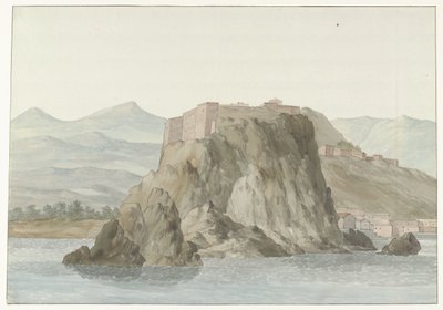 从北侧海面上看到的卡拉布里亚地区的斯基拉岩石和城市
Rocher  Ville de Scilla en Calabre; vue prise en mer, du côté du Nord（物上标题）
Voyage en Italie, en Sicile et à Malte - 1778（系列标题） 作者 路易斯·杜克罗斯