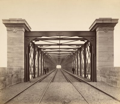 [迪南La Fontaine-des-Eaux的铁路高架桥，1879-80年 作者 路易斯·拉方