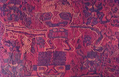 纺织品，帕拉卡斯文化，秘鲁，2015。 作者 路易斯·罗森多。
