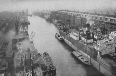 北方的大港区，距海三十四英里，但又有港口，c1935年 作者 曼彻斯特船运河公司
