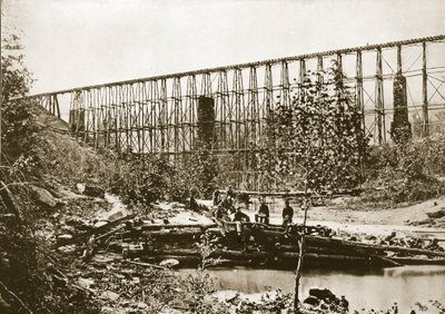 落水桥，纳什维尔和查塔努加铁路，1861-65 作者 马修·布雷迪