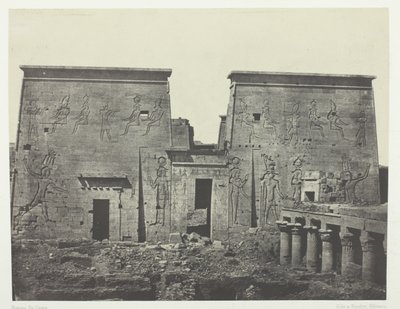 Drômos和Philônes，Pilônes的伊希斯大神庙；努比亚，《埃及、努比亚、巴勒斯坦和叙利亚》画册（1852年）第72幅图版 作者 马克西姆·杜营