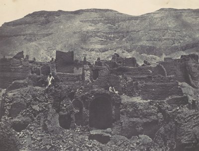底比斯。Médinet-Habou.帕帕镇的废墟，1850年。 作者 马克西姆·杜营