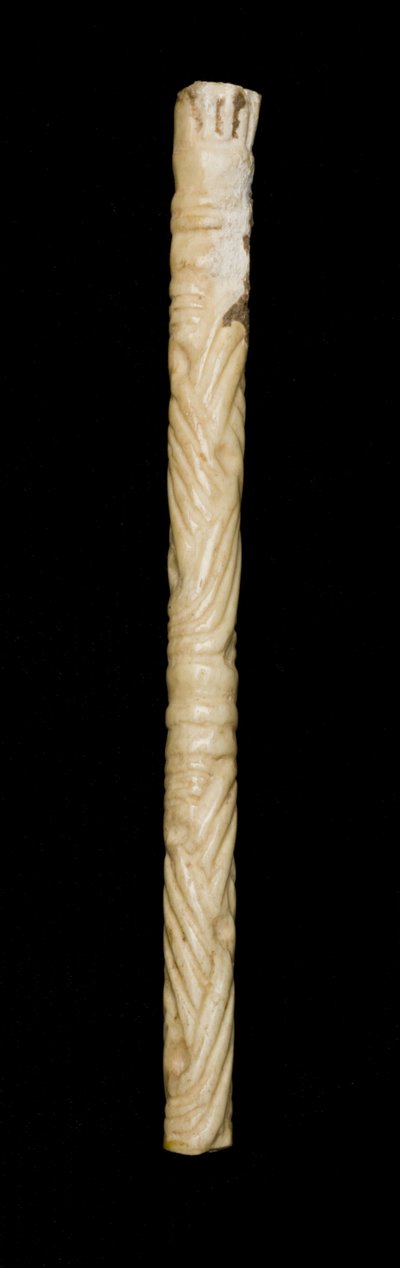 带有垫子设计的机具，AD 600-900（骨头） 作者 玛雅玛雅人