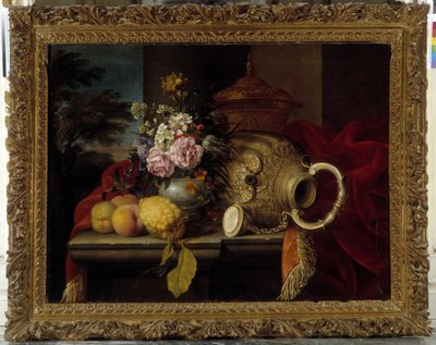 花束、水果、花瓶和红布静物（布面油画 作者 梅菲伦（c.1630-1705）孔戴