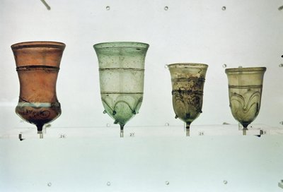 选择法兰克眼镜，4至5世纪（玻璃） 作者 Merovingian