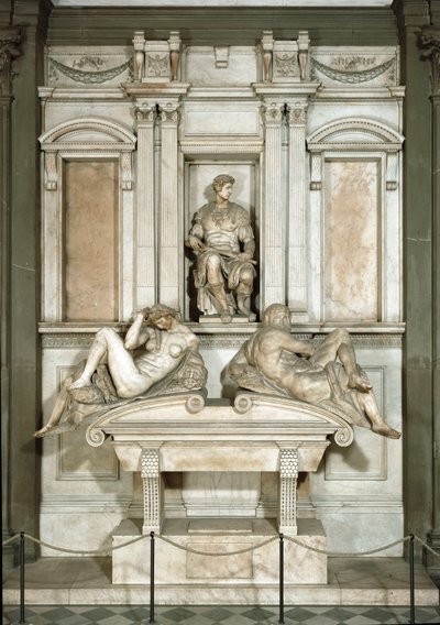 日与夜的寓言，朱利亚诺-德-美第奇的陵墓。大理石雕塑 作者 Michelangelo Buonarroti