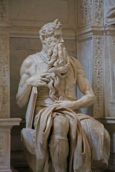 摩西的细节从朱利叶斯二世坟茔，1515大理石 作者 Michelangelo Buonarroti