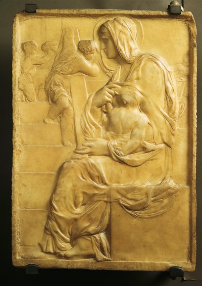 米开朗基罗（1475-1564）的《楼梯上的圣母》。 作者 米开朗基罗（Michelangelo Buonarroti）