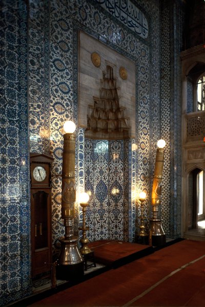 鲁斯坦帕夏清真寺（1560-1564）的内景 作者 米玛·思南（Mimar Sinan）