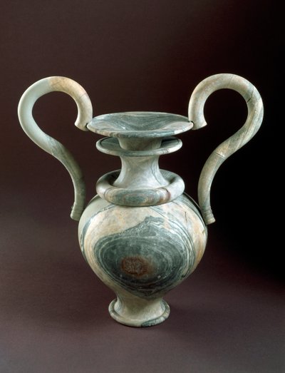米诺斯艺术：大理石花瓶。 公元前 1450 年。 来自 Crete Dim 的 Zakros 盆地。 79 厘米伊拉克利翁，国家考古博物馆 - 米诺斯艺术：带有纹理大理石蜗壳手柄的崇拜双耳瓶，来自克里特岛 Zakros 的一个 lustral 盆地。 79 厘米。 1450 乙 作者 美浓