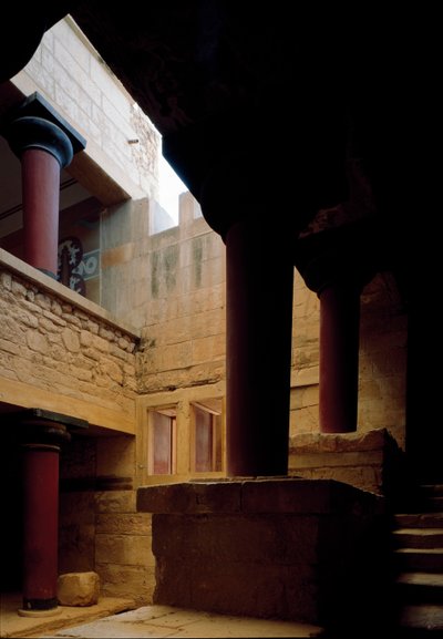 米诺斯艺术：位于克诺索斯（Knossos）的米诺斯国王宫殿的内部景观，东方楼梯和天窗。公元前1600-1400年。克里特岛 作者 美浓