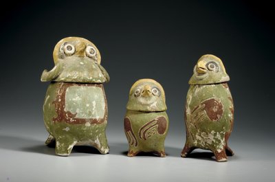 三个Mixtec彩色陶俑雕像容器，约900-1200年 作者 Mixtec
