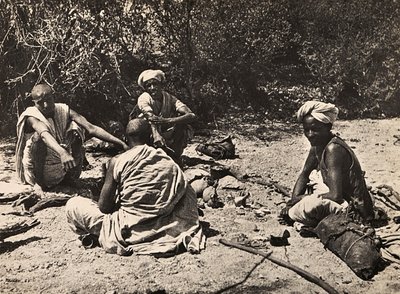 在法西斯时代建立一个帝国：一群游牧民族在休息，1936年5月9日（黑白照片）。 作者 莫迪斯蒂诺·巴尔迪内蒂