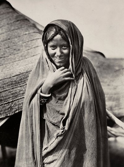 在法西斯时代建立一个帝国：一位来自哈巴卜部落的妇女，1936年5月9日（黑白照片）。 作者 莫迪斯蒂诺·巴尔迪内蒂