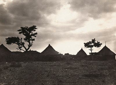 在法西斯时代建立一个帝国：Mai Zaghenà的日落，1936年5月9日（黑白照片）。 作者 莫迪斯蒂诺·巴尔迪内蒂