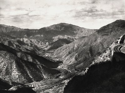 Building an Empire in the Fascist age: the Dorfu valley, 09/05/1936 (b/w photo) 作者 莫迪斯蒂诺·巴尔迪内蒂