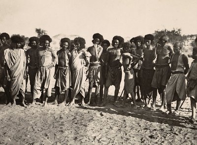 在法西斯时代建立一个帝国：贝尼阿米尔部落，1936年5月9日（黑白照片）。 作者 莫迪斯蒂诺·巴尔迪内蒂