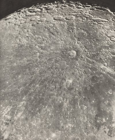1899 年第谷辐射的月球照片--上升阶段（照片） 作者 莫里茨和普伊瑟克斯·皮埃尔·亨利 (1855-1928) 洛伊