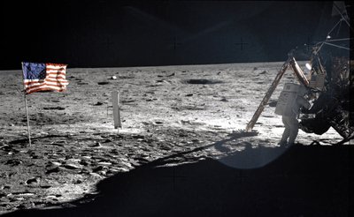 阿波罗11号--美国宇航局，1969年。 作者 NASA图片