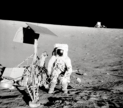阿波罗12号--美国宇航局，1969年。 作者 NASA图片