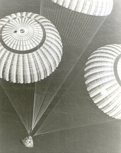 阿波罗17号--美国宇航局，1972年。 作者 NASA图片