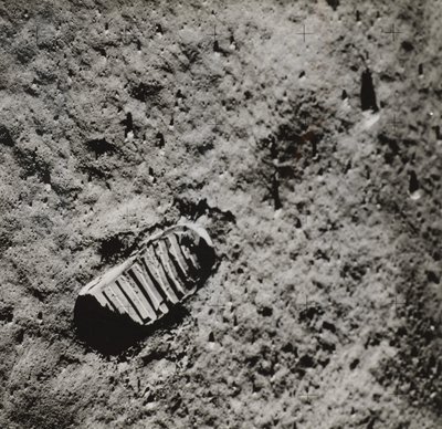 巴兹-奥尔德林在月球表面的脚印，1969年。 作者 NASA图片