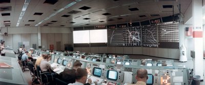 1971年，美国德克萨斯州休斯顿，任务控制中心的任务运营控制室，1971年，波士顿。 作者 NASA图片