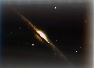 彗星中的针状星系。 作者 NASA图片