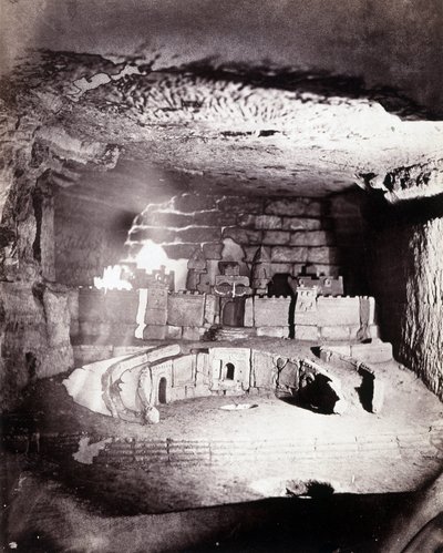 The catacombs of Paris. View of an architectural sculpture of Port Saint Philippe (Saint-Philippe) that Decure, in charge of consolidating the premises, undertook in 1777 作者 纳达尔