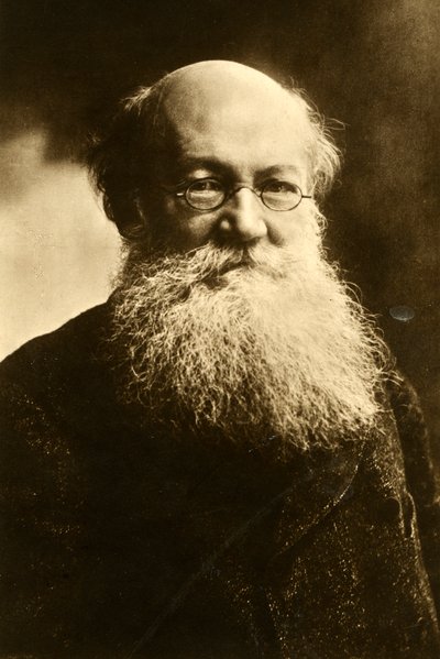 彼得·阿列克谢耶维奇·克鲁波特金（Pyotr Alexeyevich Kropotkin），俄罗斯无政府主义者，c1900 作者 纳达尔