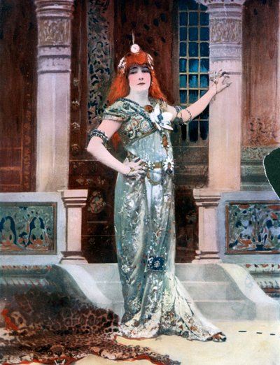莎拉·伯恩哈特（Sarah Bernhardt）饰Isolde，c1902。 作者 纳达尔
