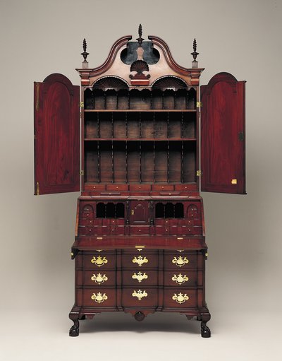 书桌和书柜，约1770-76年（桃花心木，南部的黄松木，东部的白松木，黄杨木和黄铜） 作者 纳撒尼尔·古尔德