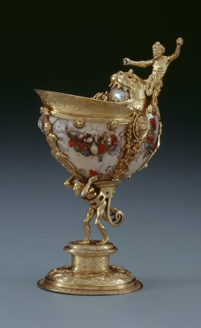 鹦鹉螺杯，1560号（镀金银，鹦鹉螺和彩绘珍珠母） 作者 荷兰语学校