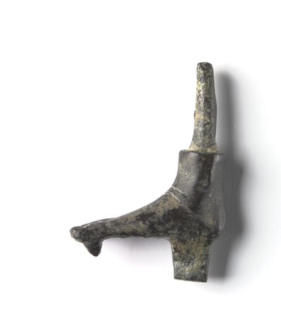 来自 "Shawabty束 "的青铜座。脚，18世纪末至19世纪初，约公元前1336-1256年（青铜）。 作者 新王国埃及