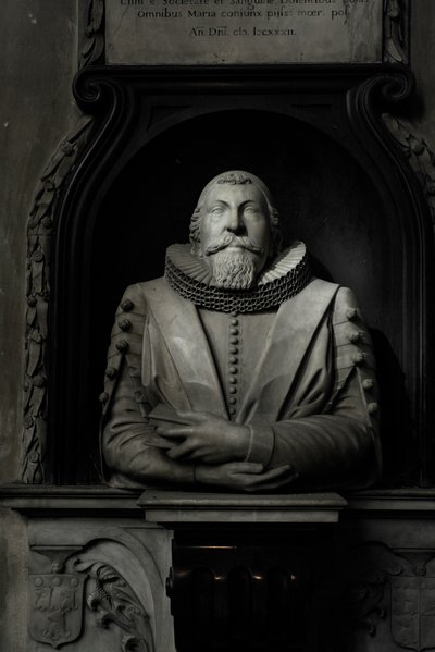 Hugo Barker纪念馆，1632年（大理石） 作者 尼古拉斯·斯通