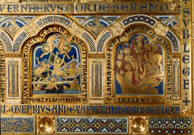 尼古拉斯·德·凡尔登 (Nicolas de Verdun) (ca.1130/50-1205) 用黄金和珐琅制作的凡尔登祭坛：旧约和新约中的场景：详细描绘死者在最后审判日离开坟墓和在火焰中燃烧的诅咒 地狱。 12 世纪 Kl 作者 凡尔登的尼古拉斯