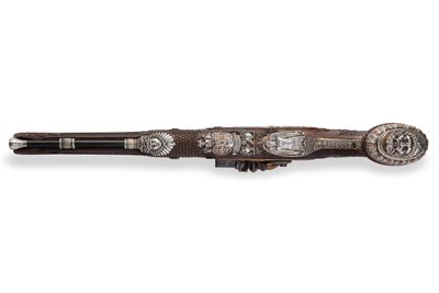 凡尔赛宫一对银制步枪fl发枪之一，1825年 作者 尼古拉斯·诺埃尔·布特（Nicolas Noel Boutet）